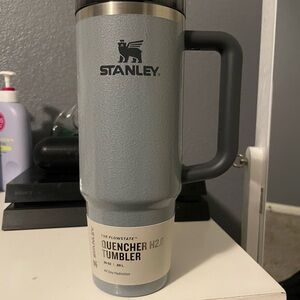 Stanley Quencher Tumbler - Gray